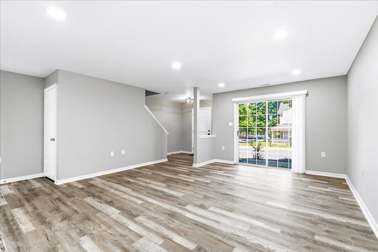 2607 Warren Way - Photo 5 of 19