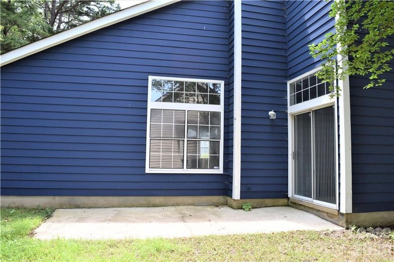 2713 Stowmarket Pl - Photo 2 of 13