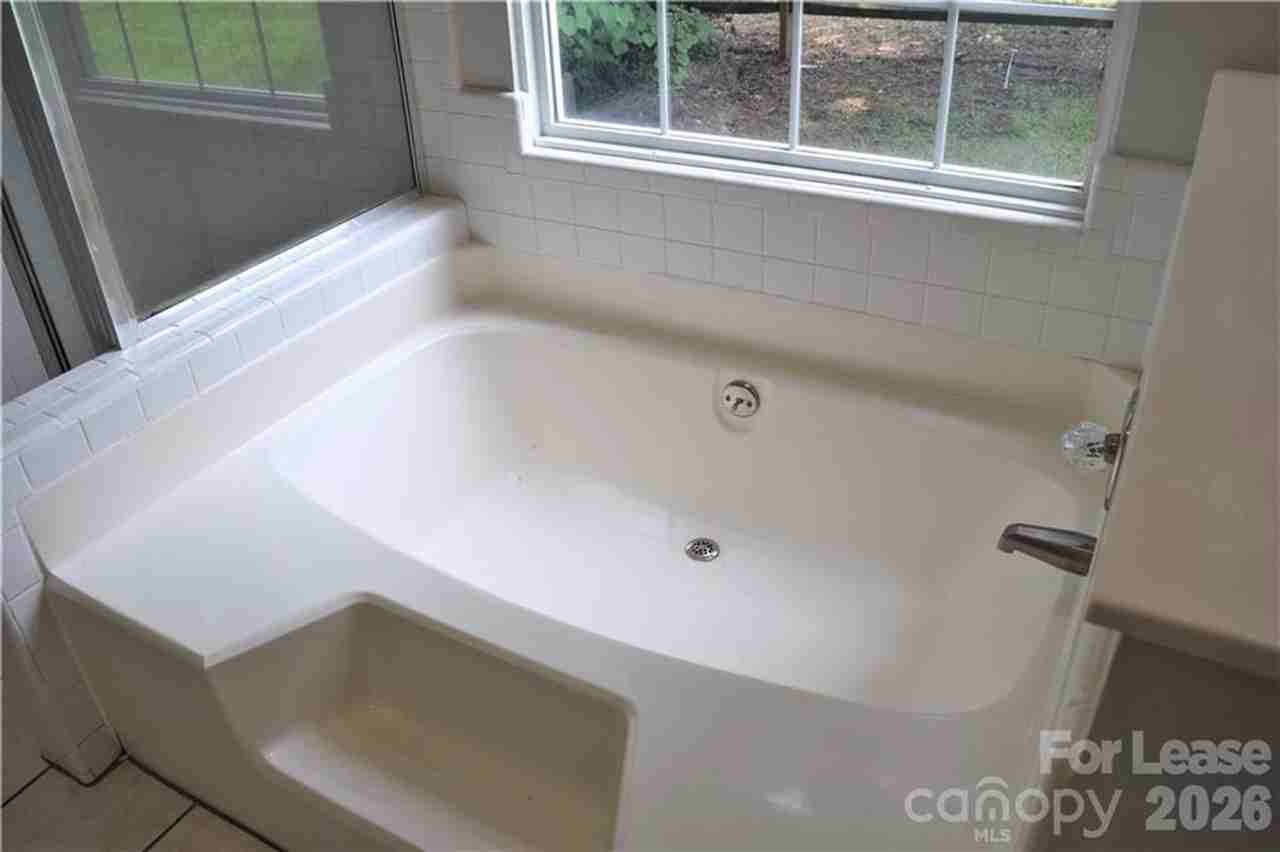 2713 Stowmarket Pl - Photo 7 of 13