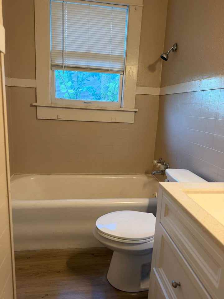2412 Pinehurst Blvd #3 - Photo 5 of 9
