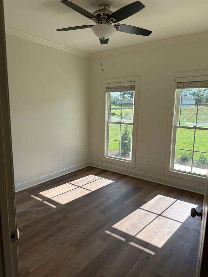 172 Belmont Dr - Photo 3 of 19