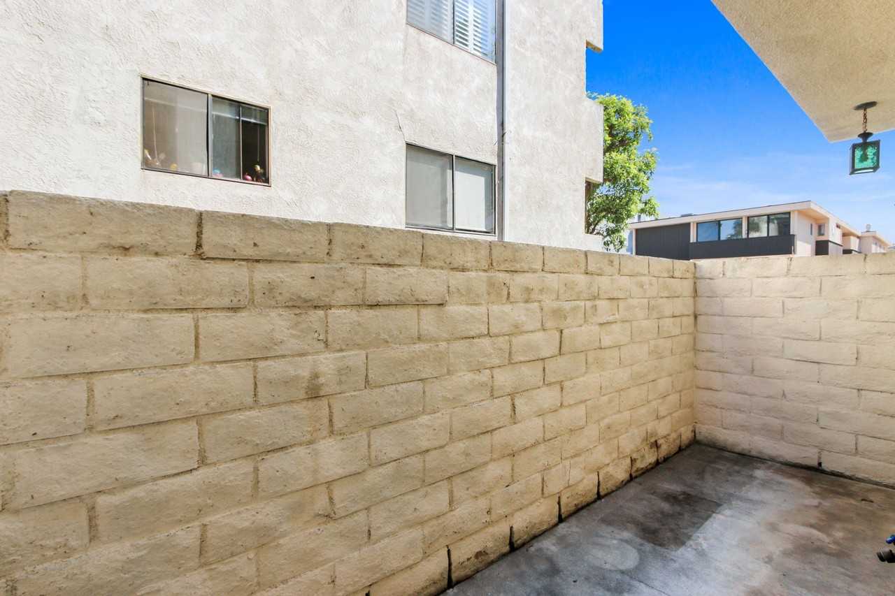 1234 Wellesley Ave in West LA - Photo 3 of 4