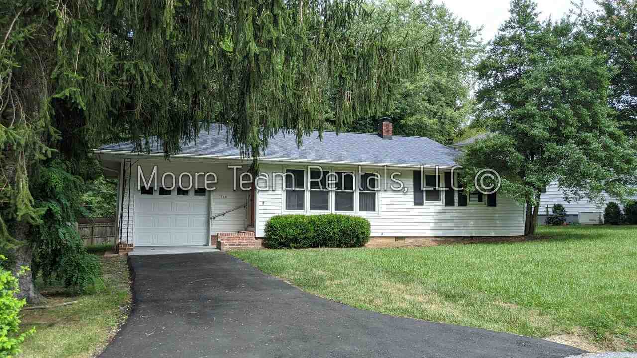710 Oak Terrace Ln - Photo 2 of 18