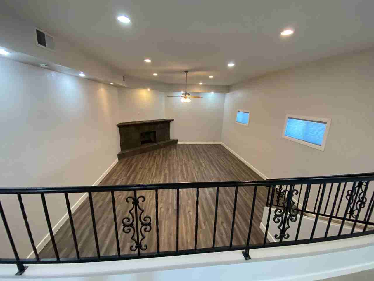 2032 W Medlock Dr - Photo 4 of 18