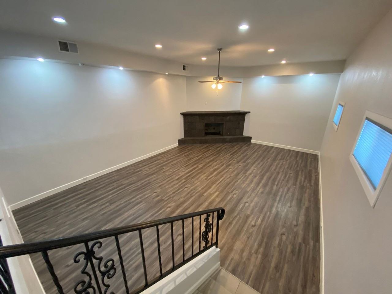 2032 W Medlock Dr - Photo 6 of 18