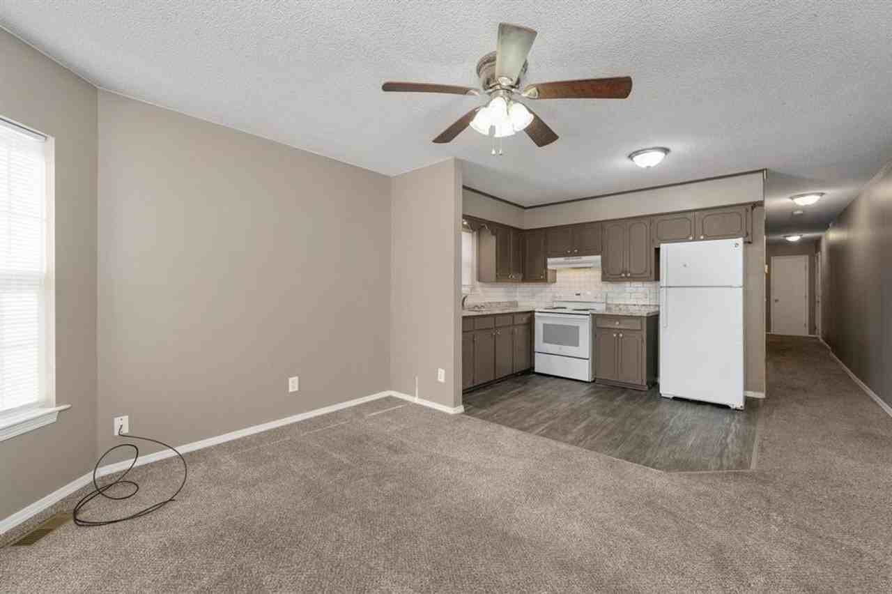 1323 1/2 S Main St - Photo 2 of 12