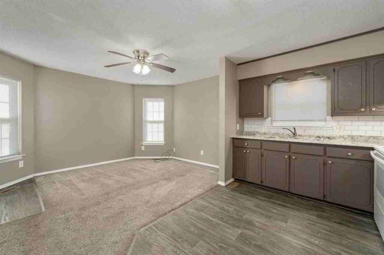 1323 1/2 S Main St - Photo 5 of 12