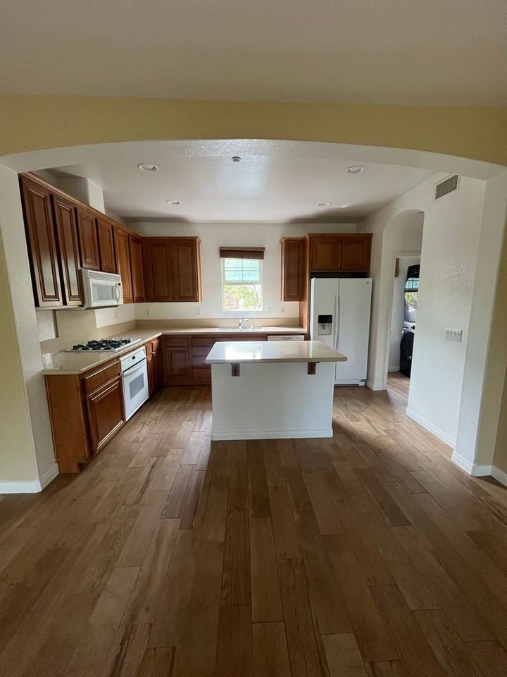 2544 Escala Cir - Photo 7 of 10