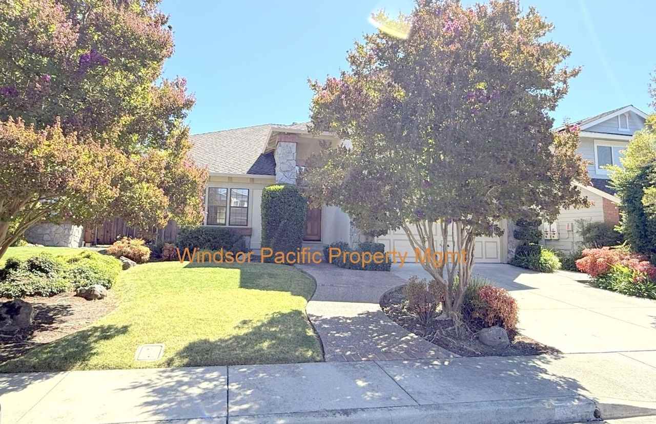 20 Stratford Ct - Photo 2 of 43