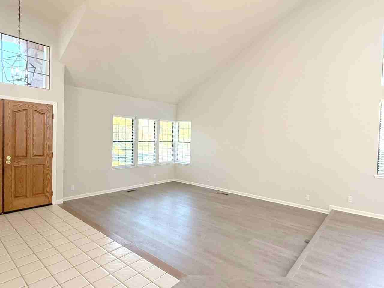 20 Stratford Ct - Photo 5 of 43