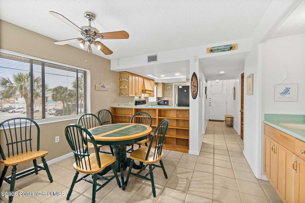 8494 Ridgewood Ave - Photo 3 of 20