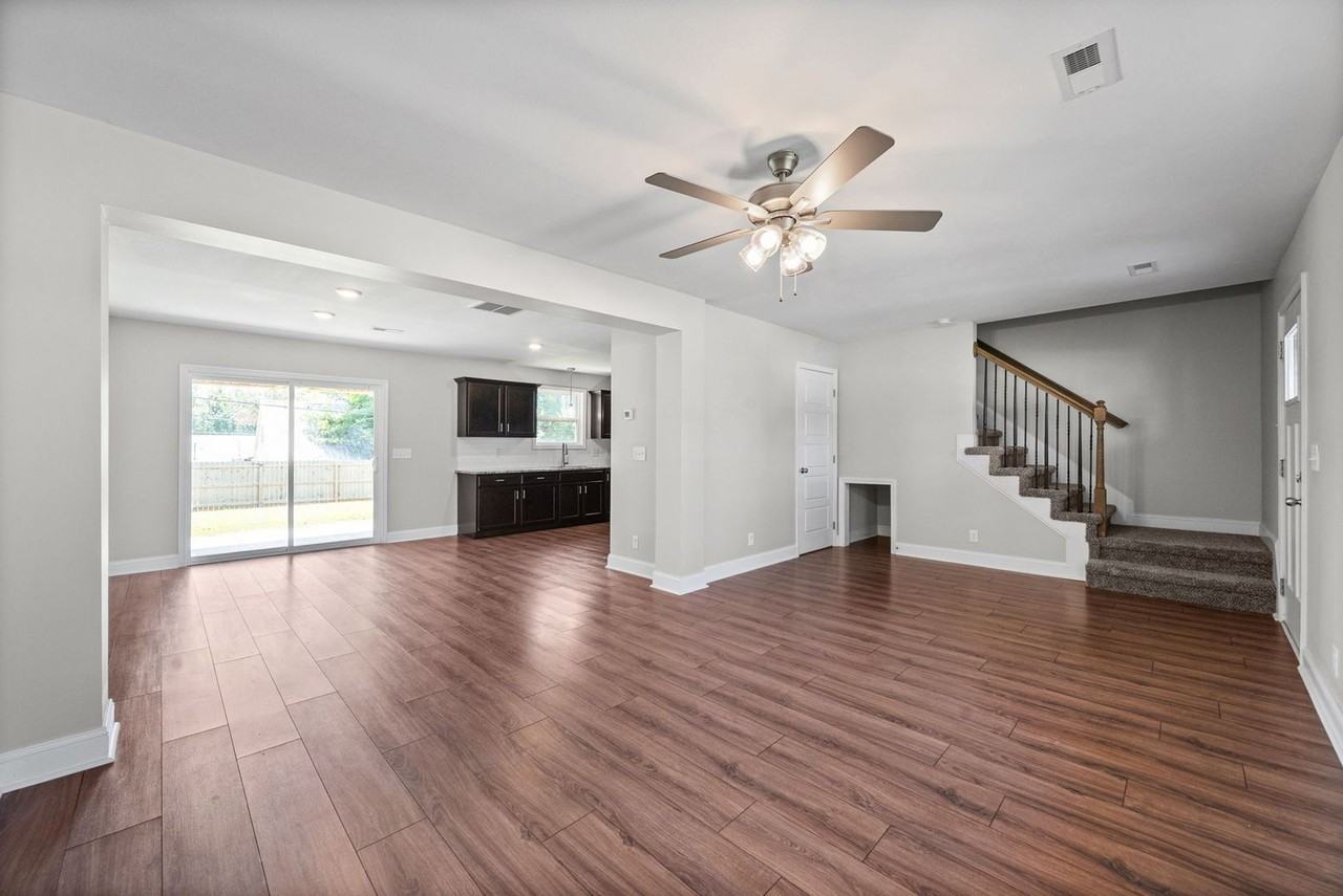 210 King Rd - Photo 5 of 28