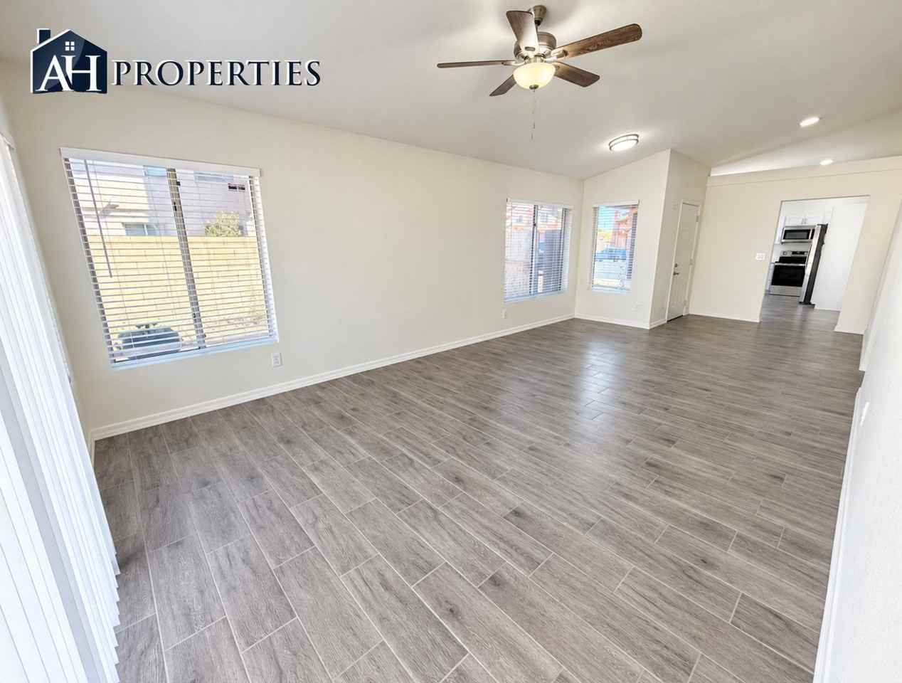 7516 W Tonto Dr - Photo 3 of 21