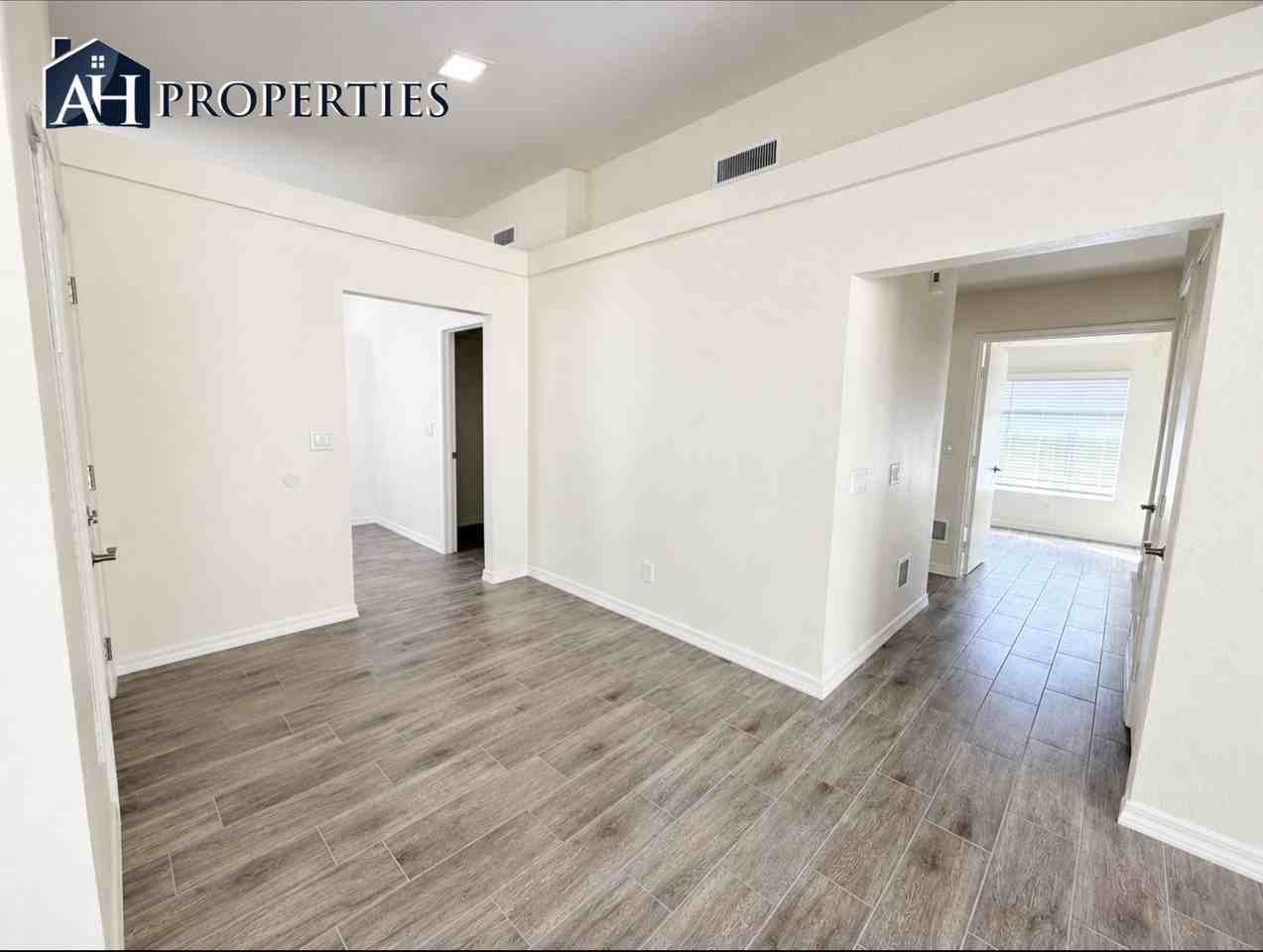 7516 W Tonto Dr - Photo 4 of 21