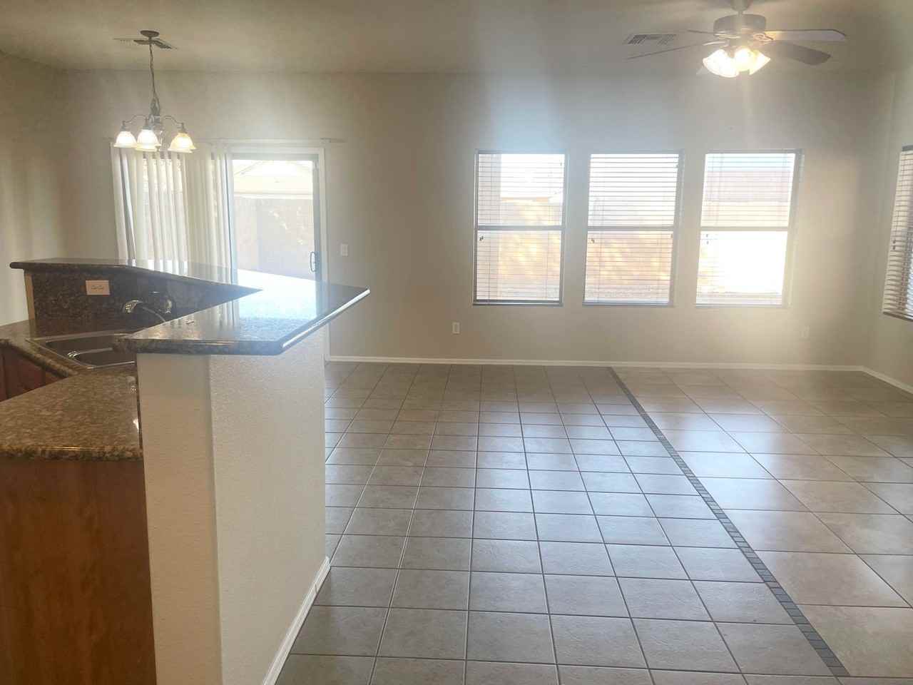 11214 W Baden St - Photo 5 of 35