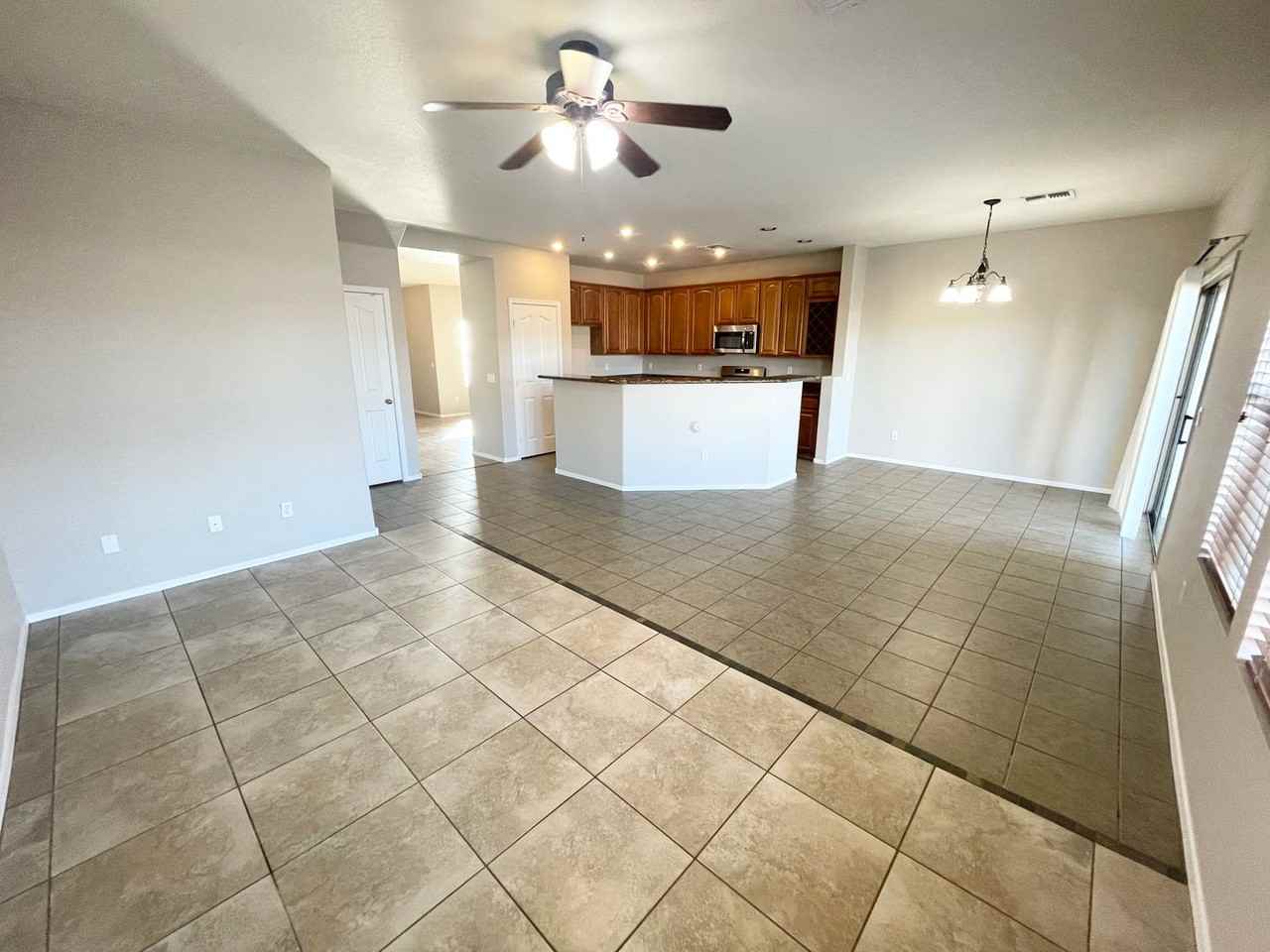11214 W Baden St - Photo 7 of 35