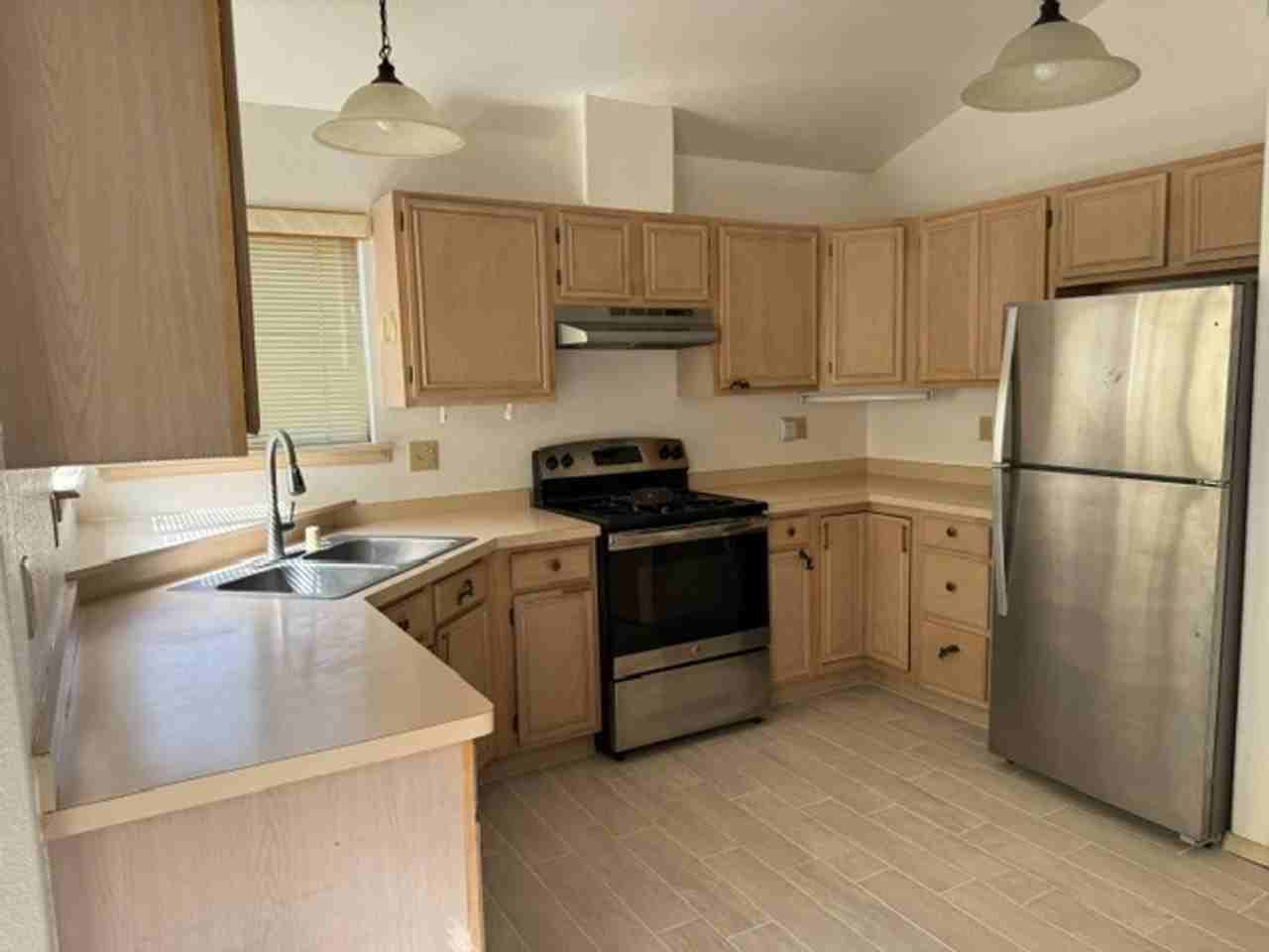 4894 Arena Dr - Photo 3 of 15
