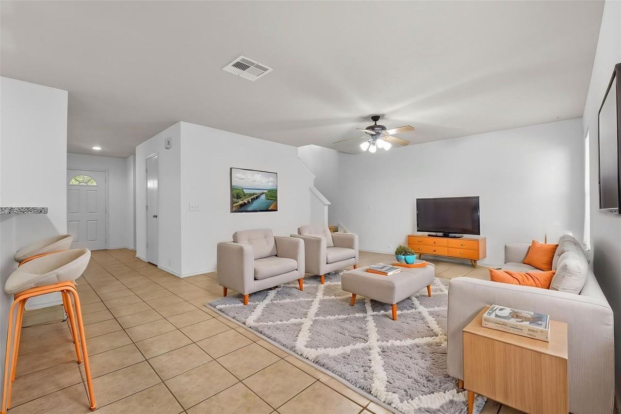 822 Grand Plains Dr - Photo 4 of 28