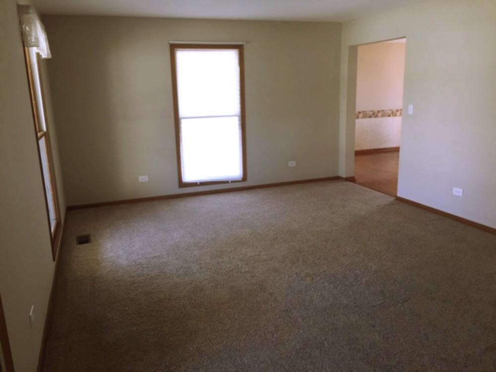 100 Yale Ct - Photo 2 of 13