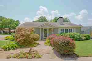 featured image of 1648 E 36th St