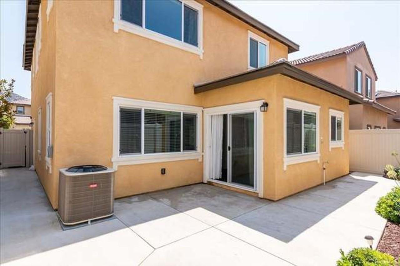 264 Oberlander Way - Photo 3 of 17