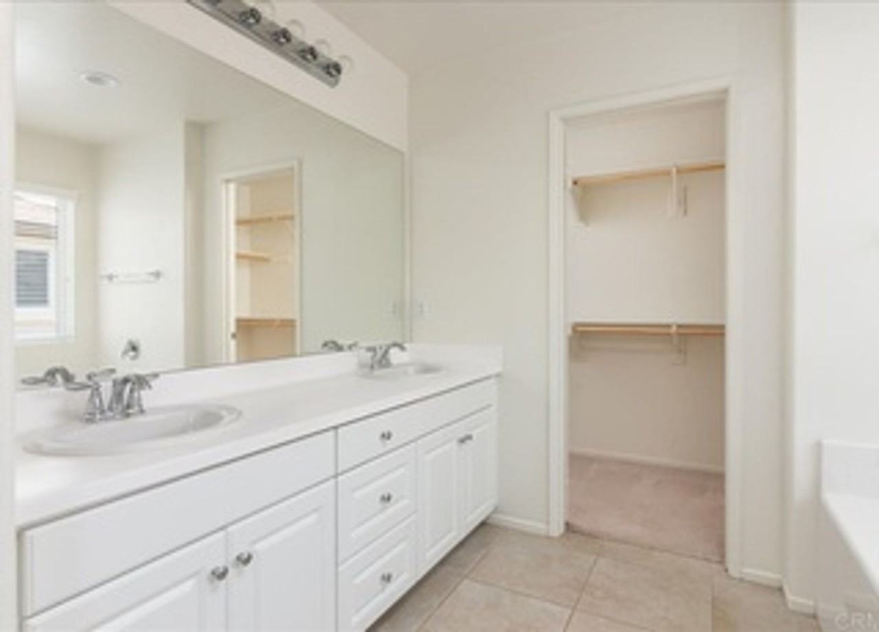 264 Oberlander Way - Photo 6 of 17