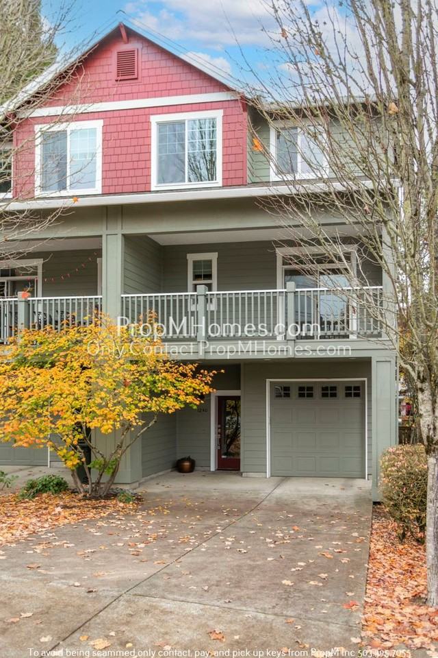 1240 Sw Cheltenham St - Photo 2 of 43