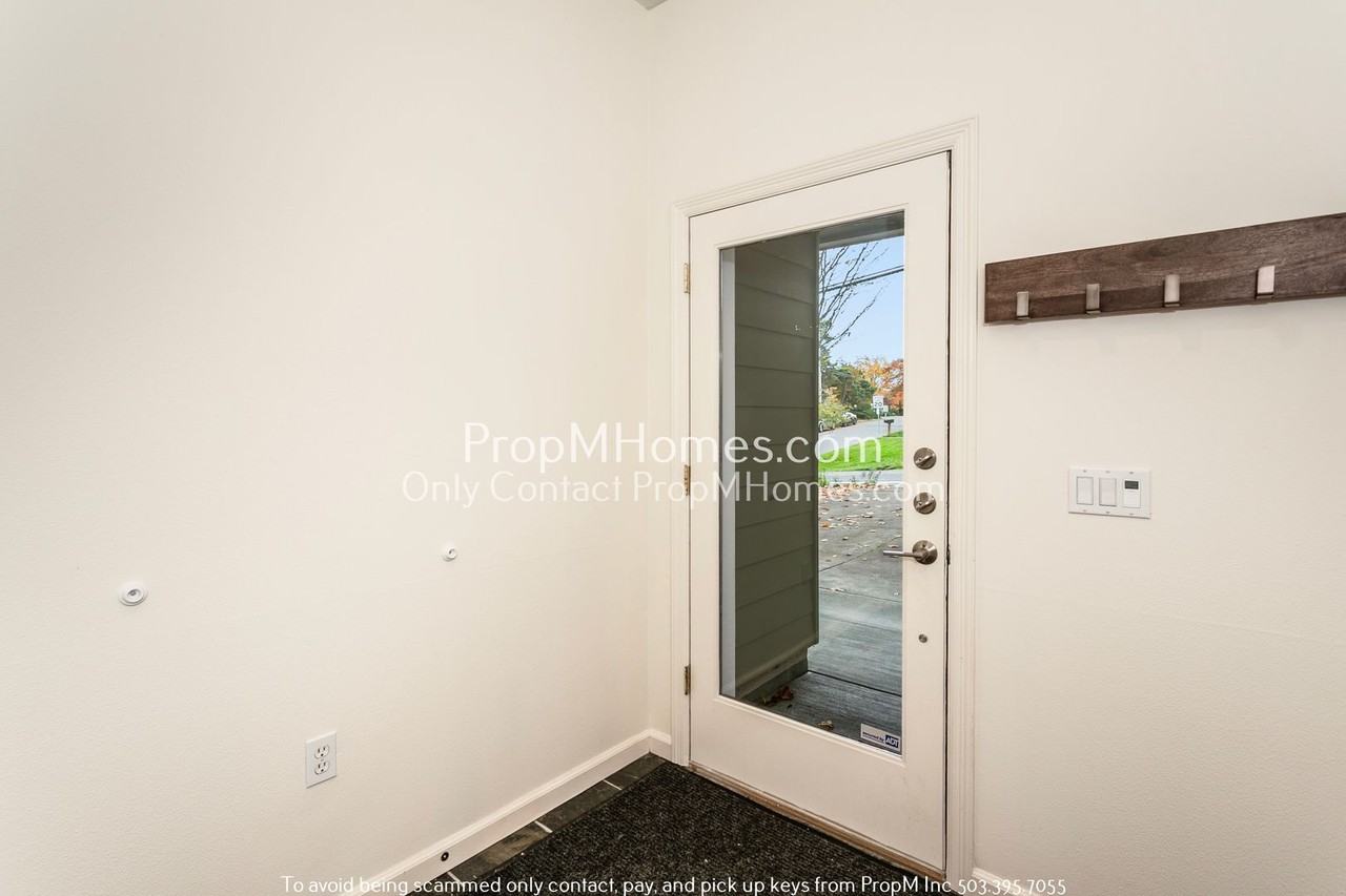 1240 Sw Cheltenham St - Photo 6 of 43