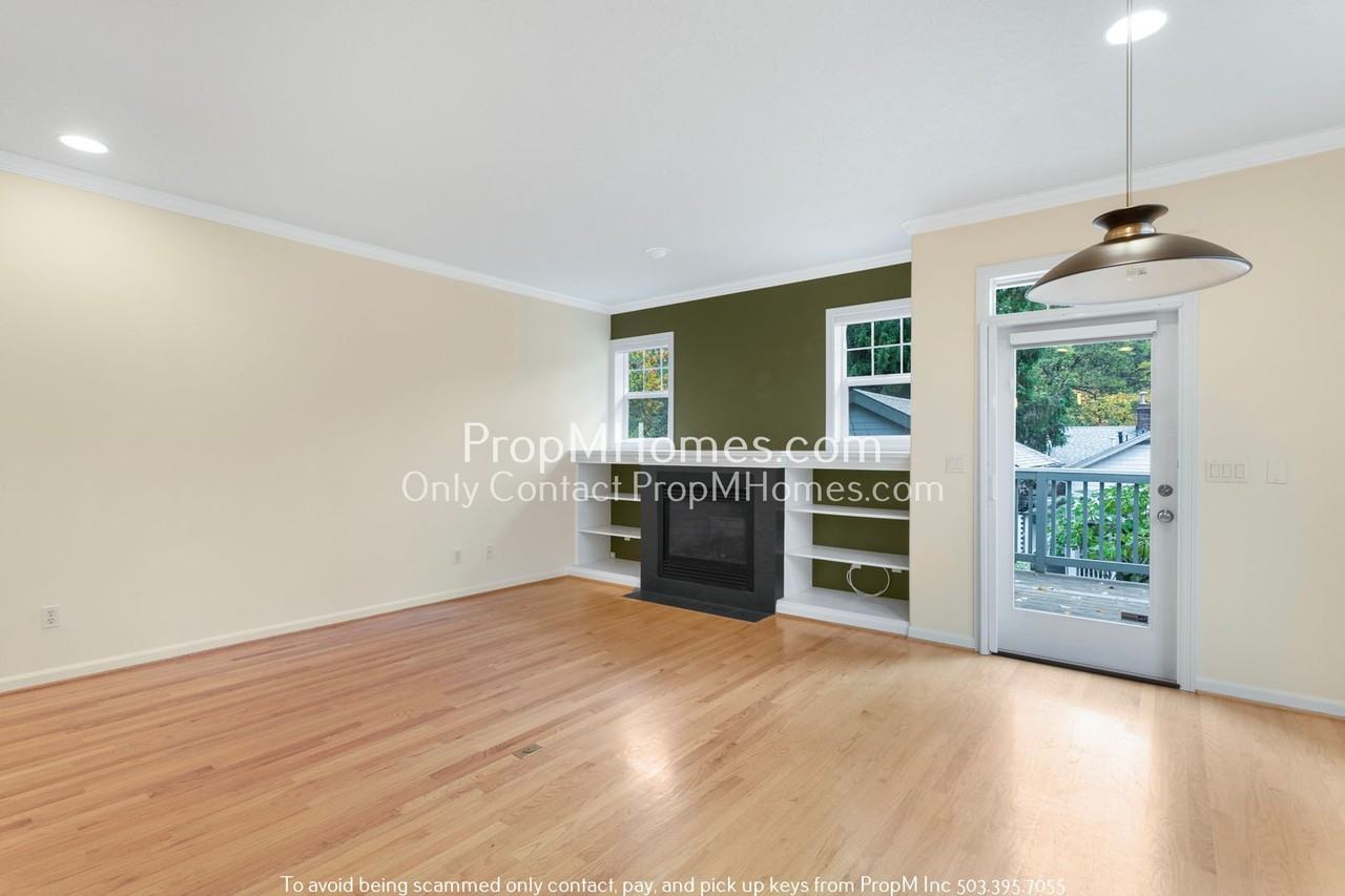 1240 Sw Cheltenham St - Photo 7 of 43
