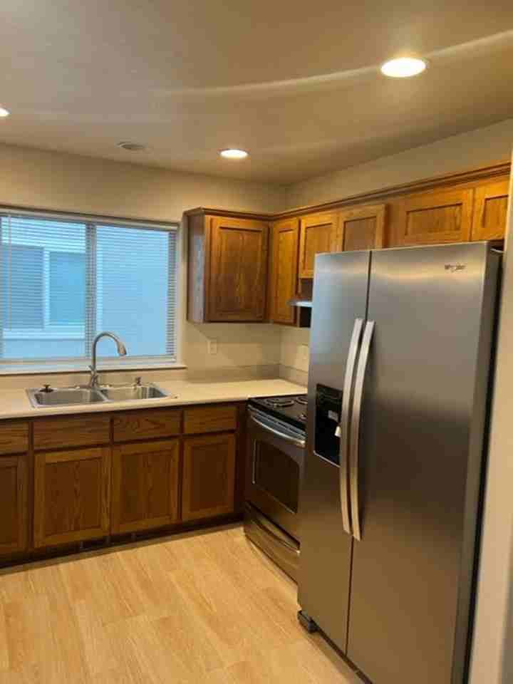 1297 Clearsprings Dr - Photo 3 of 20