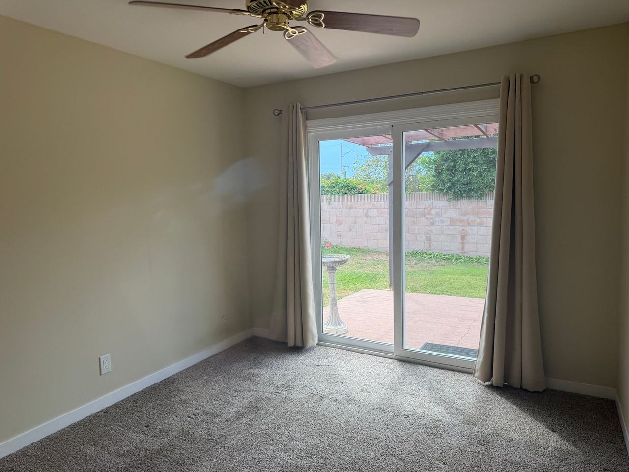 6250 Mockingbird St - Photo 4 of 9