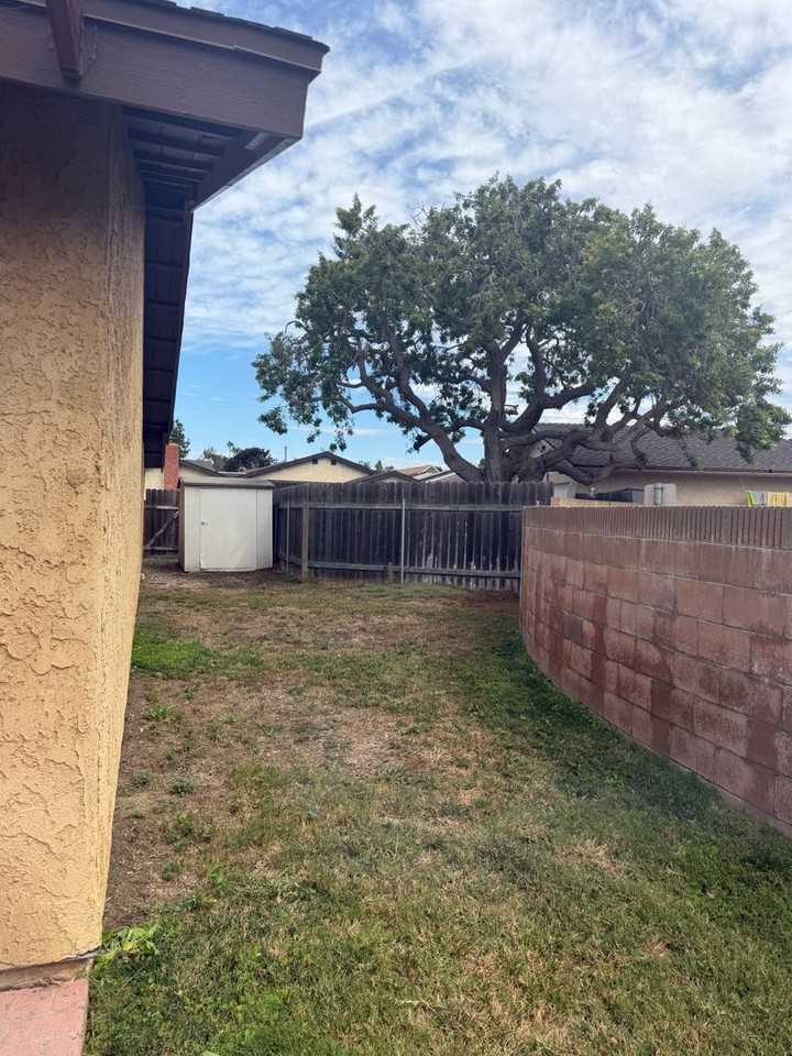 6250 Mockingbird St - Photo 6 of 9