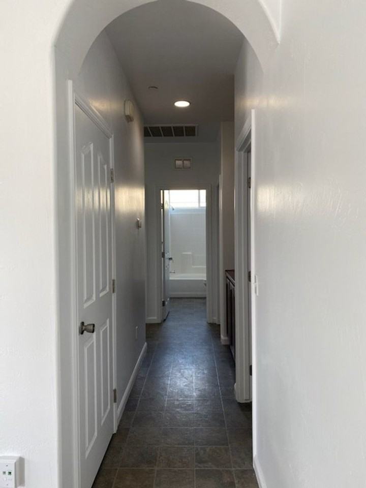 1900 N Virginia Ave - Photo 4 of 20