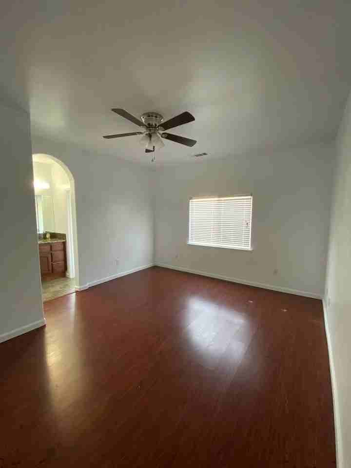 1900 N Virginia Ave - Photo 7 of 20