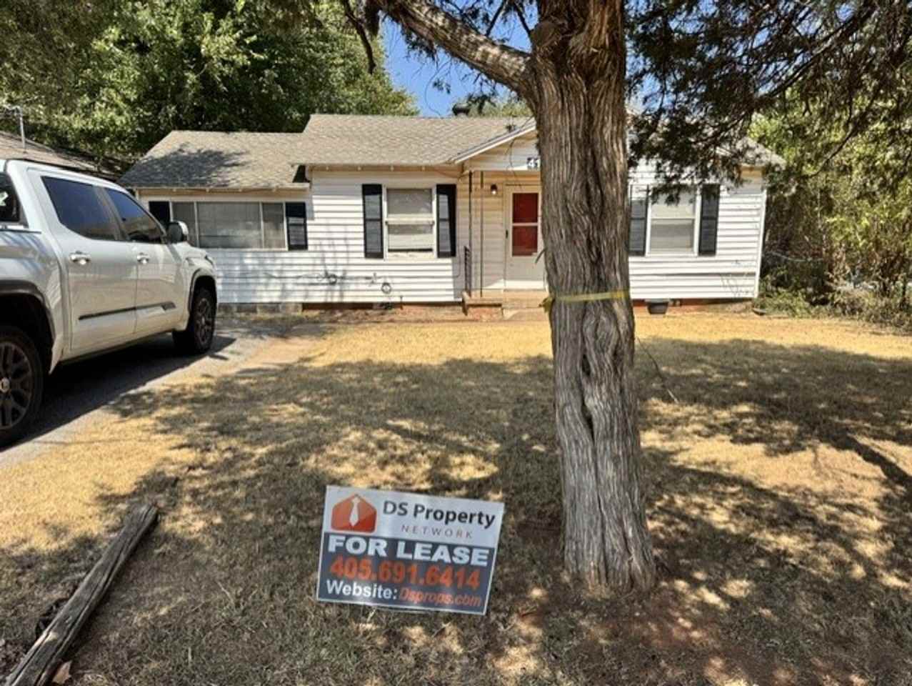 4131 Laverne St - Photo 2 of 20