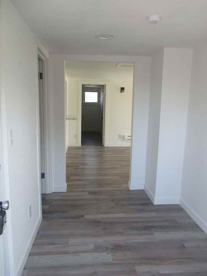 306 5th Ave Nw #B - Photo 6 of 33