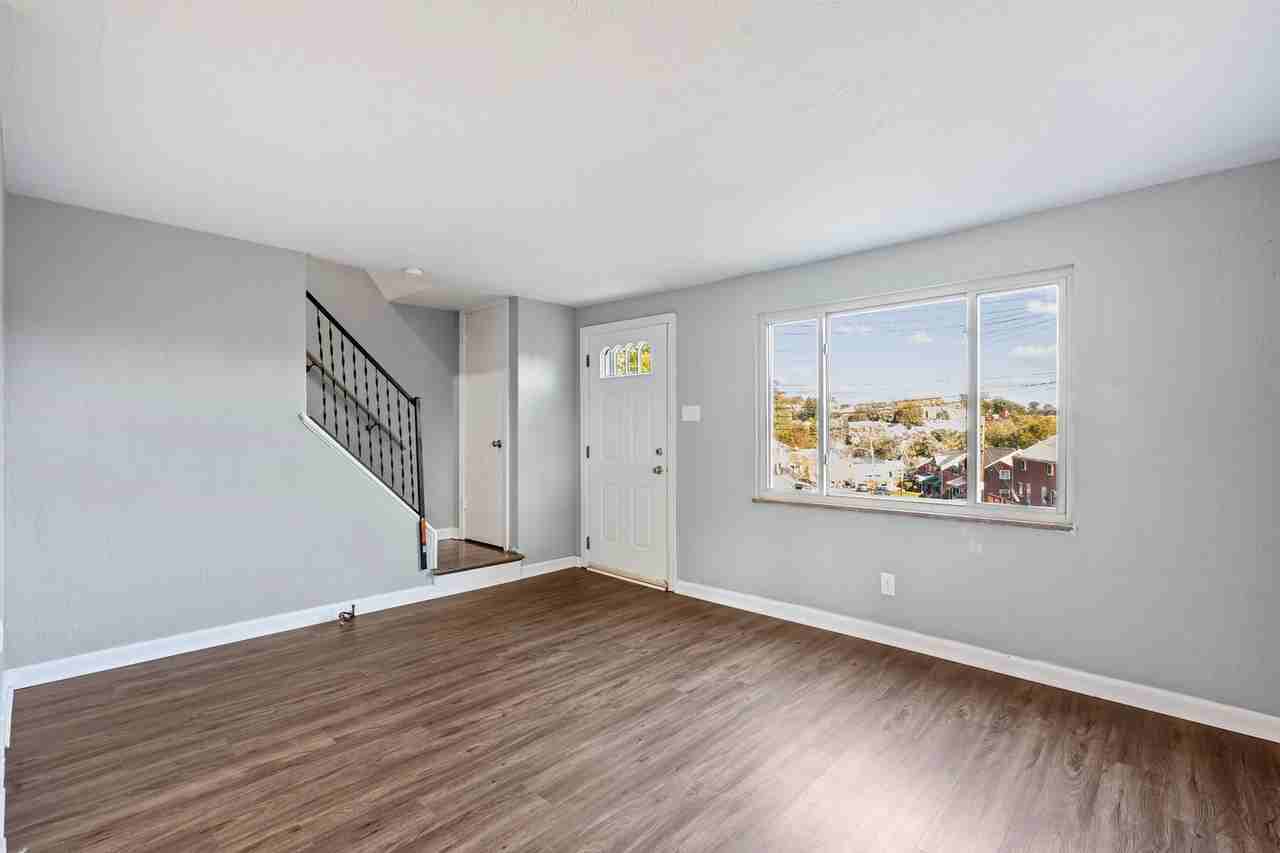 448 Jacobson Dr - Photo 4 of 25