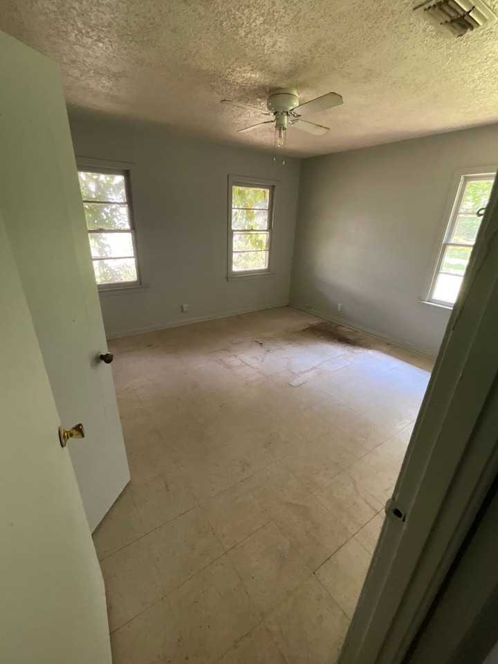 3208 Murphy St - Photo 6 of 6