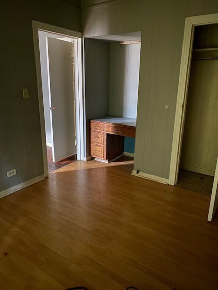 6107 Henderson Ave - Photo 2 of 10