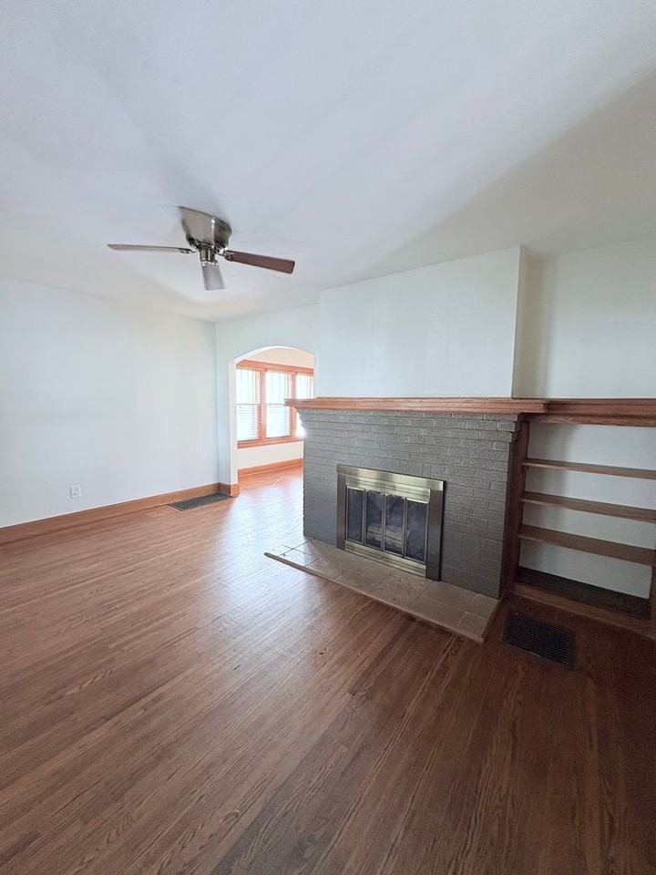 43 E Beechwold Blvd - Photo 3 of 12