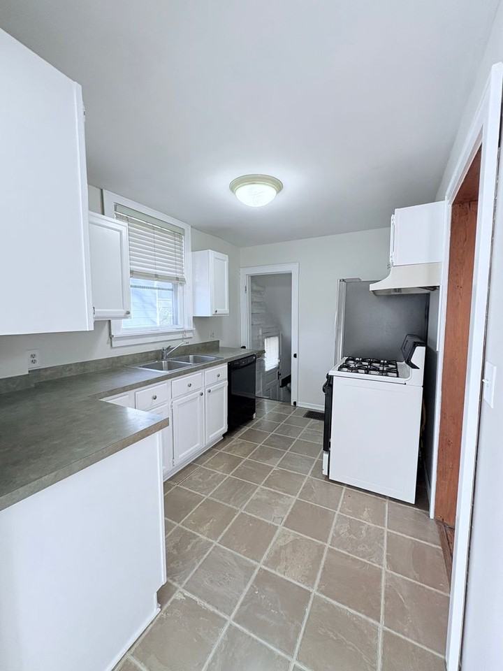 43 E Beechwold Blvd - Photo 5 of 12