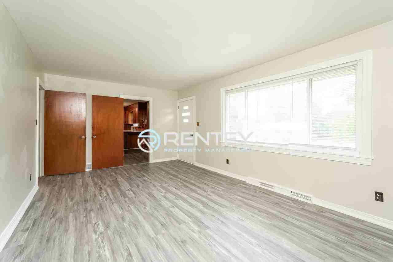 20 Kirkwood St - Photo 6 of 16