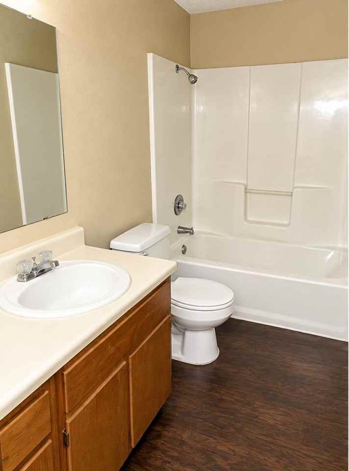 1704 Cedarhill Dr - Photo 5 of 8
