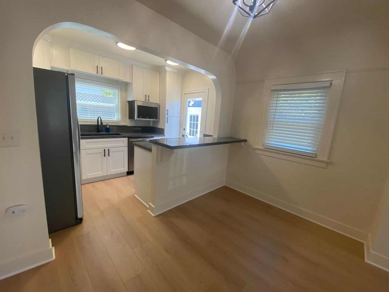 3365 Meade Ave - Photo 4 of 11