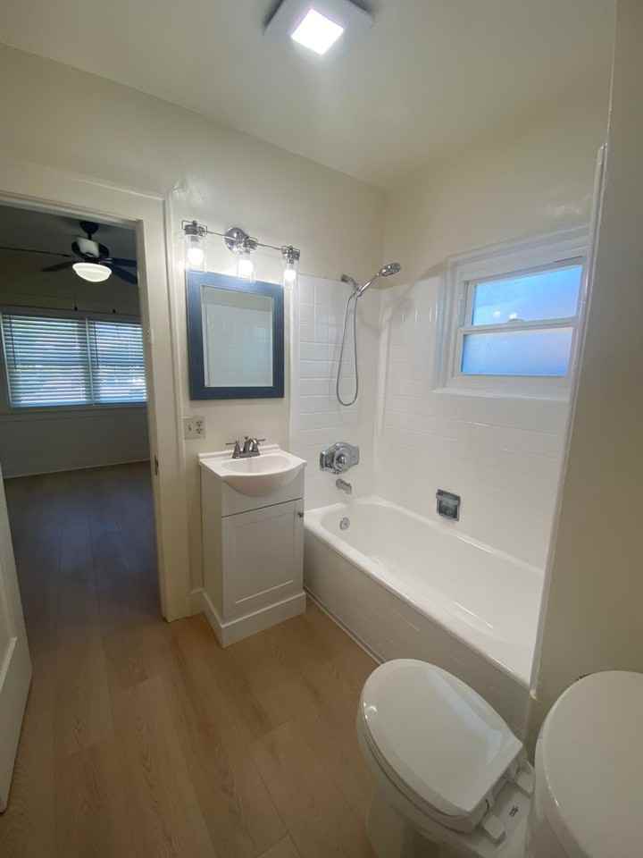 3365 Meade Ave - Photo 7 of 11