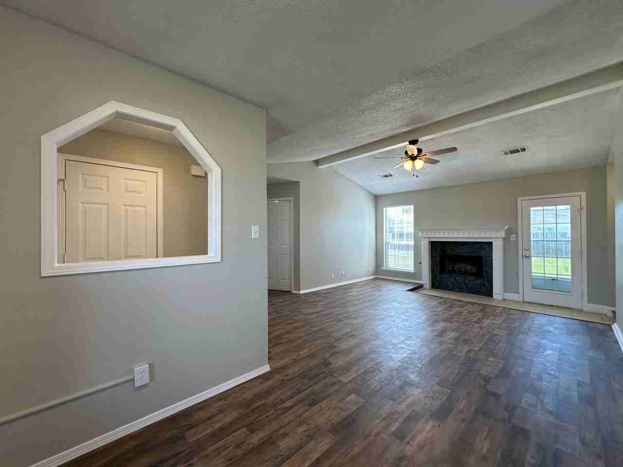 1707 Plumbark Dr - Photo 5 of 26