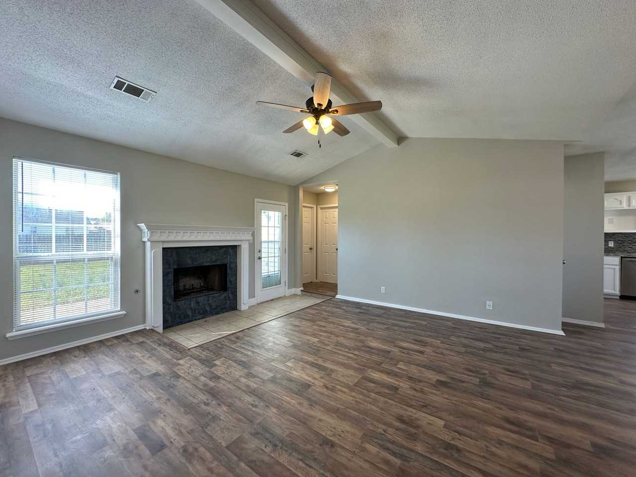1707 Plumbark Dr - Photo 7 of 26