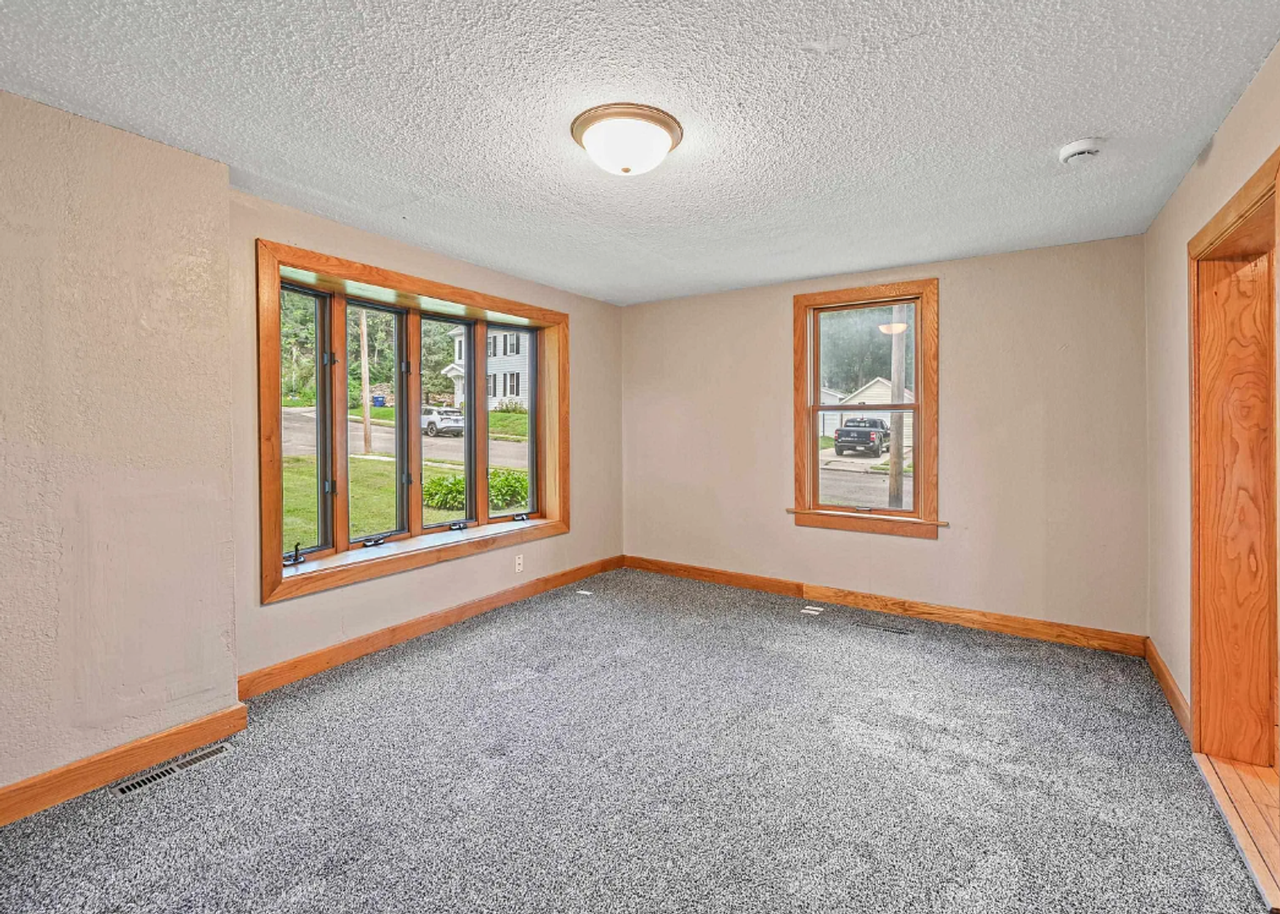 2125 Stafford St - Photo 2 of 11