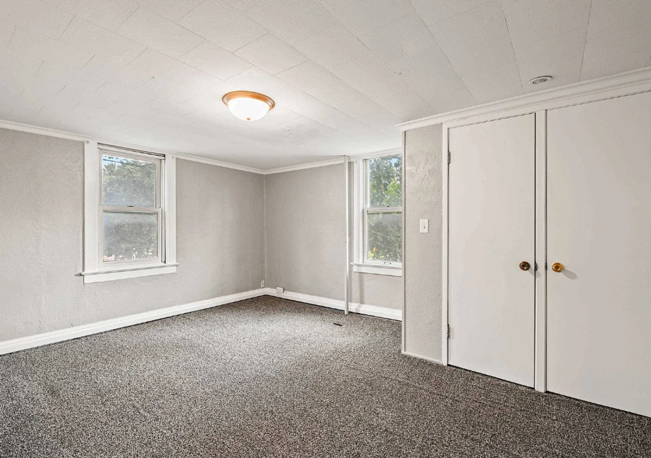 2125 Stafford St - Photo 3 of 11