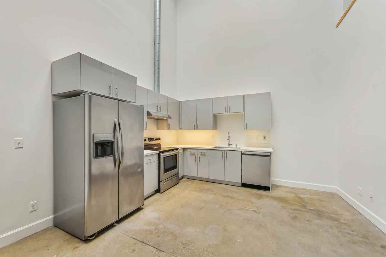 674 23rd St #16 - Photo 2 of 32